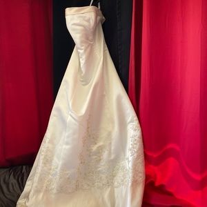 Alfred Angelo Wedding Gown